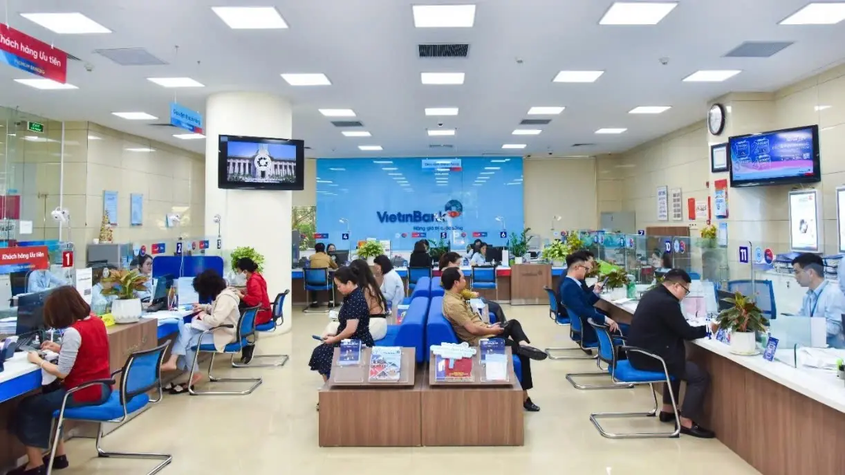 Xu hướng dòng tiền cuối năm: tiết kiệm ngân hàng lên ngôi